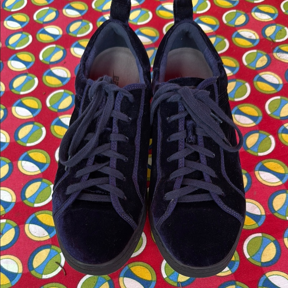 Earth Women's Navy Velvet Sneakers